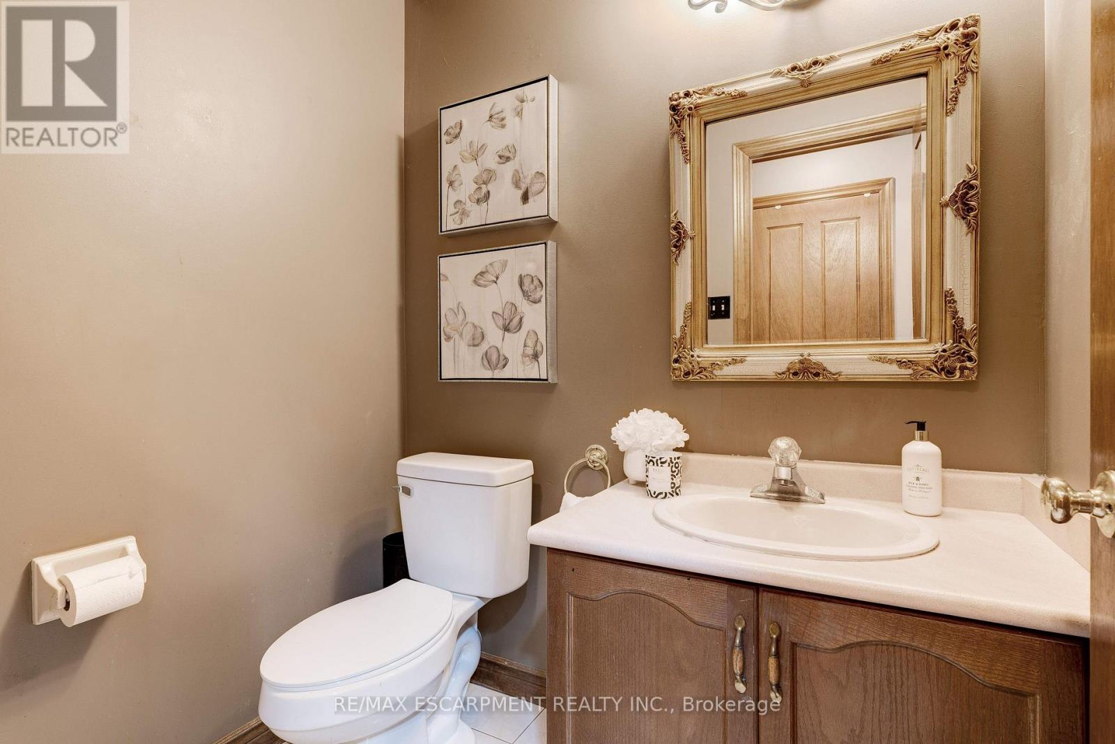 9 Sugarberry Court, Hamilton, Ontario  L8E 5E6 - Photo 15 - X12698636