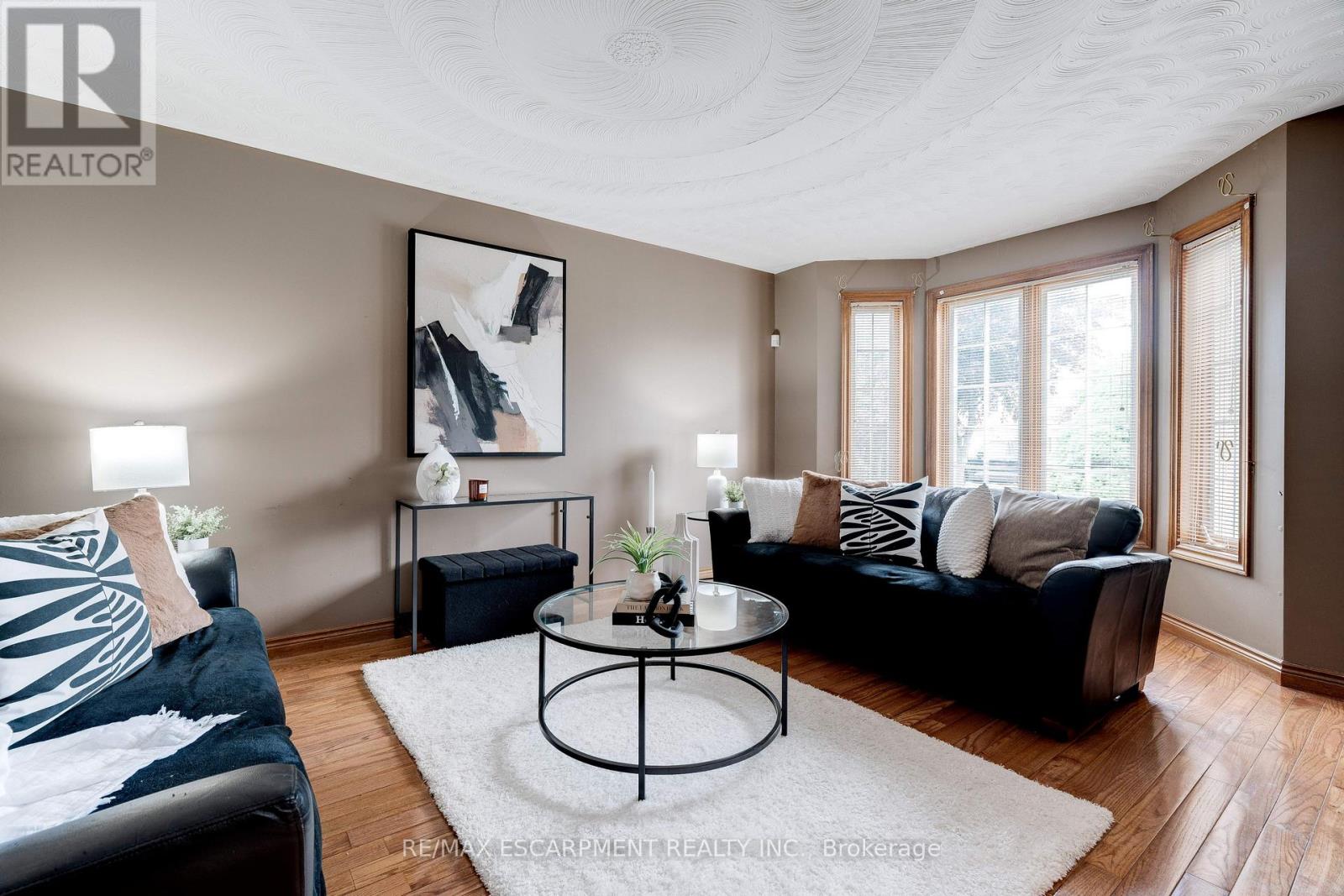 9 Sugarberry Court, Hamilton, Ontario  L8E 5E6 - Photo 6 - X12698636