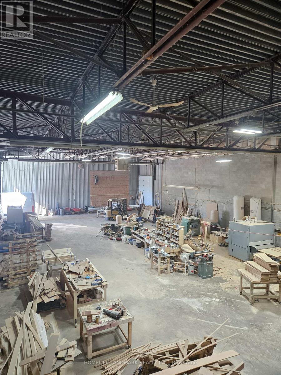 1618 Michael Street, Ottawa, Ontario  K1B 3T7 - Photo 3 - X12698804