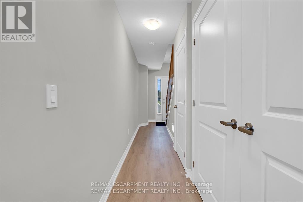 5 - 19 Picardy Drive, Hamilton, Ontario  L8J 0M7 - Photo 7 - X12698854