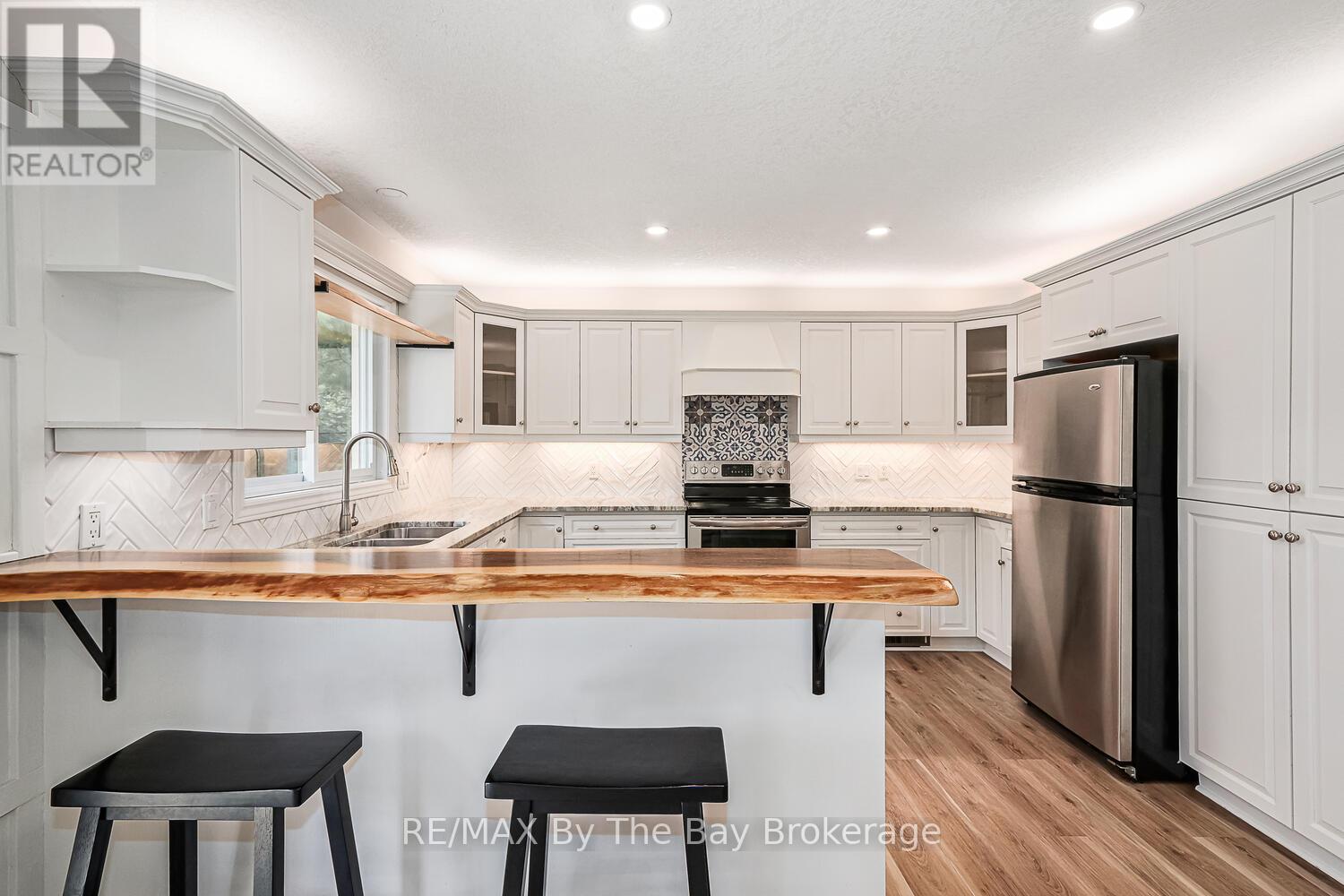 72 57th Street S, Wasaga Beach, Ontario L9Z 1W5 - Photo 10 - S12698862