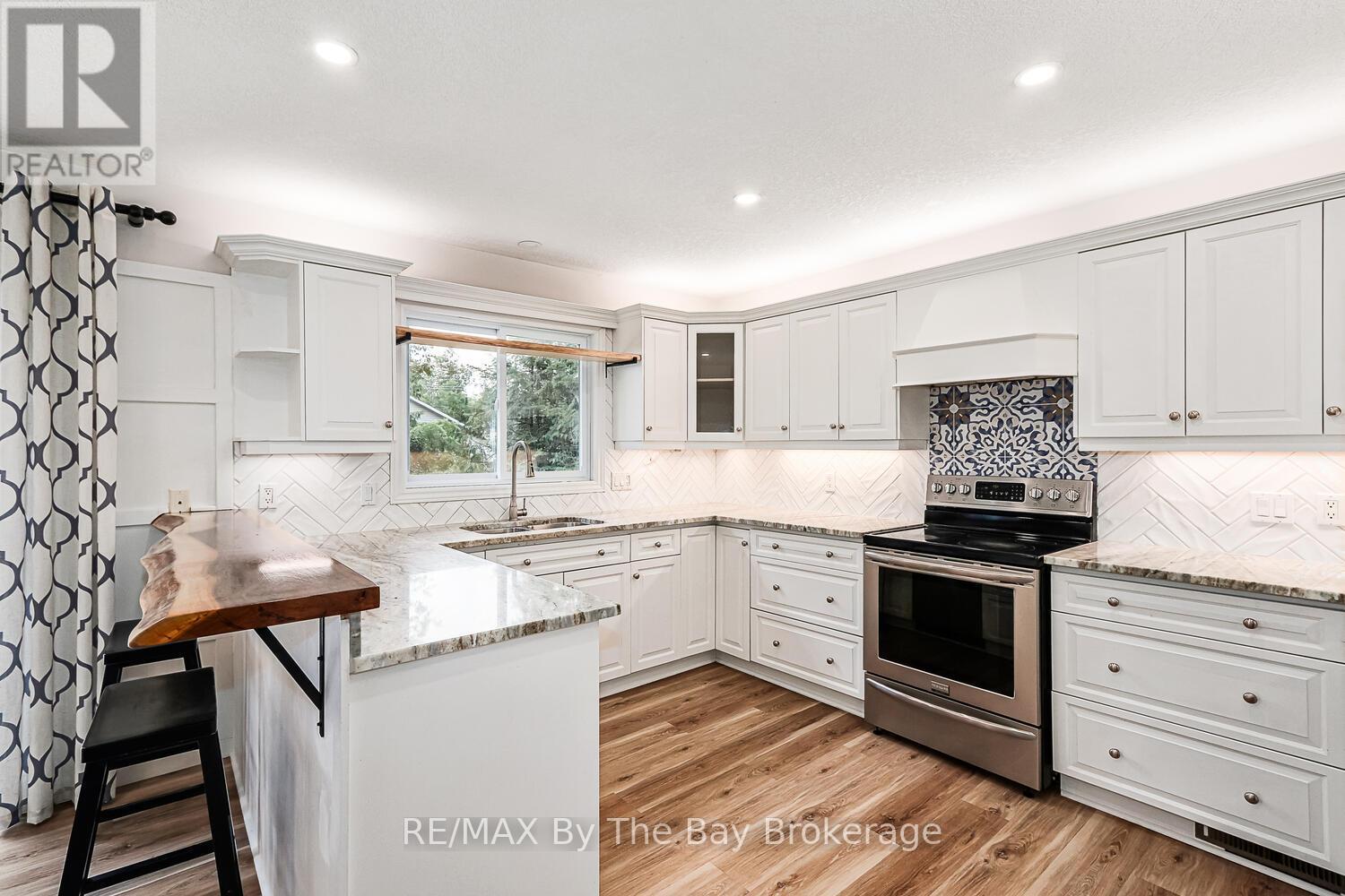 72 57th Street S, Wasaga Beach, Ontario L9Z 1W5 - Photo 11 - S12698862