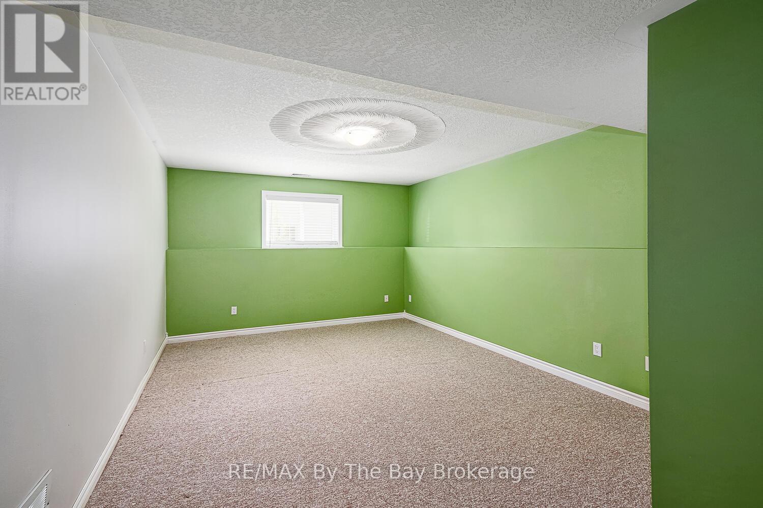 72 57th Street S, Wasaga Beach, Ontario L9Z 1W5 - Photo 28 - S12698862