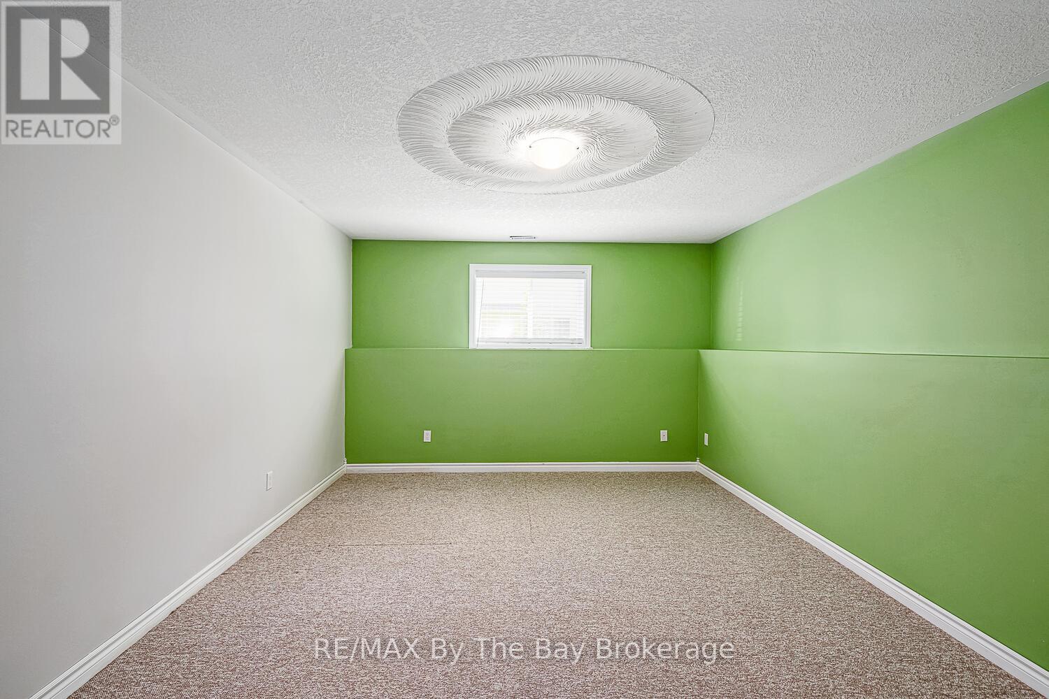 72 57th Street S, Wasaga Beach, Ontario L9Z 1W5 - Photo 29 - S12698862