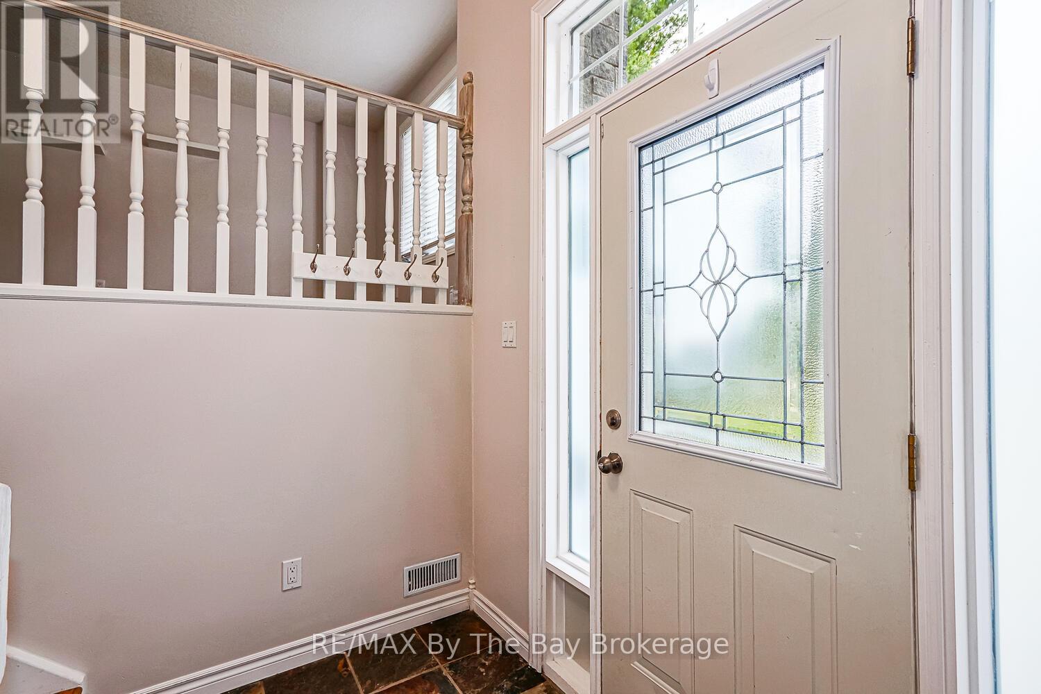 72 57th Street S, Wasaga Beach, Ontario L9Z 1W5 - Photo 3 - S12698862