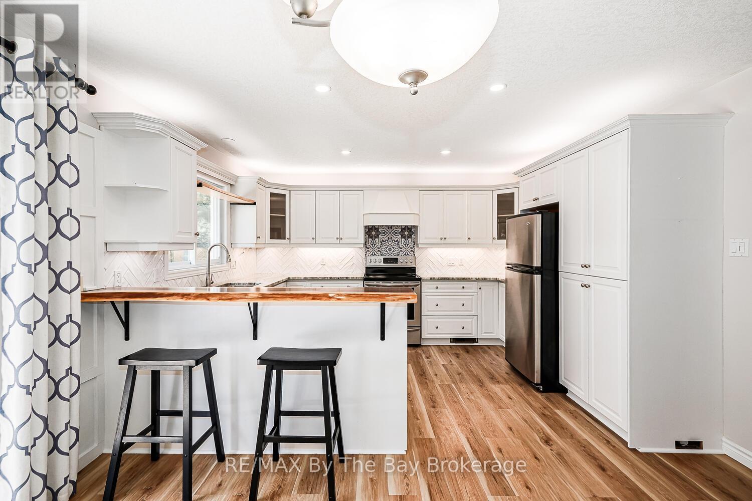 72 57th Street S, Wasaga Beach, Ontario L9Z 1W5 - Photo 9 - S12698862