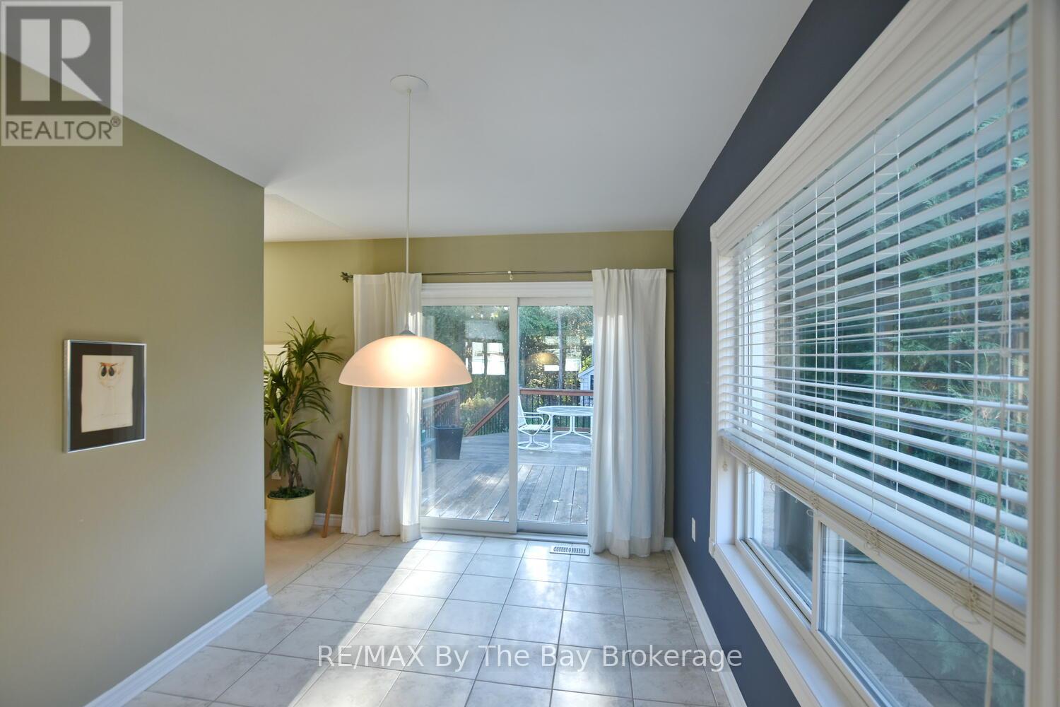 10 Cherry Sands Crescent, Wasaga Beach, Ontario  L9Z 1P5 - Photo 15 - S12698902