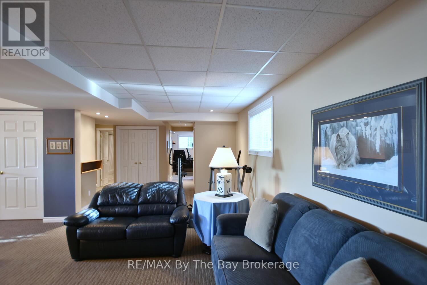 10 Cherry Sands Crescent, Wasaga Beach, Ontario  L9Z 1P5 - Photo 32 - S12698902