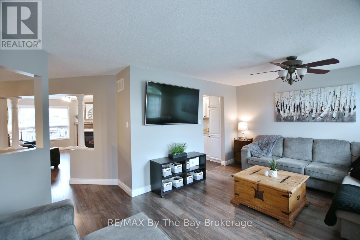 69 Caribou Trail, Wasaga Beach, Ontario  L9Z 1N3 - Photo 11 - S12698966