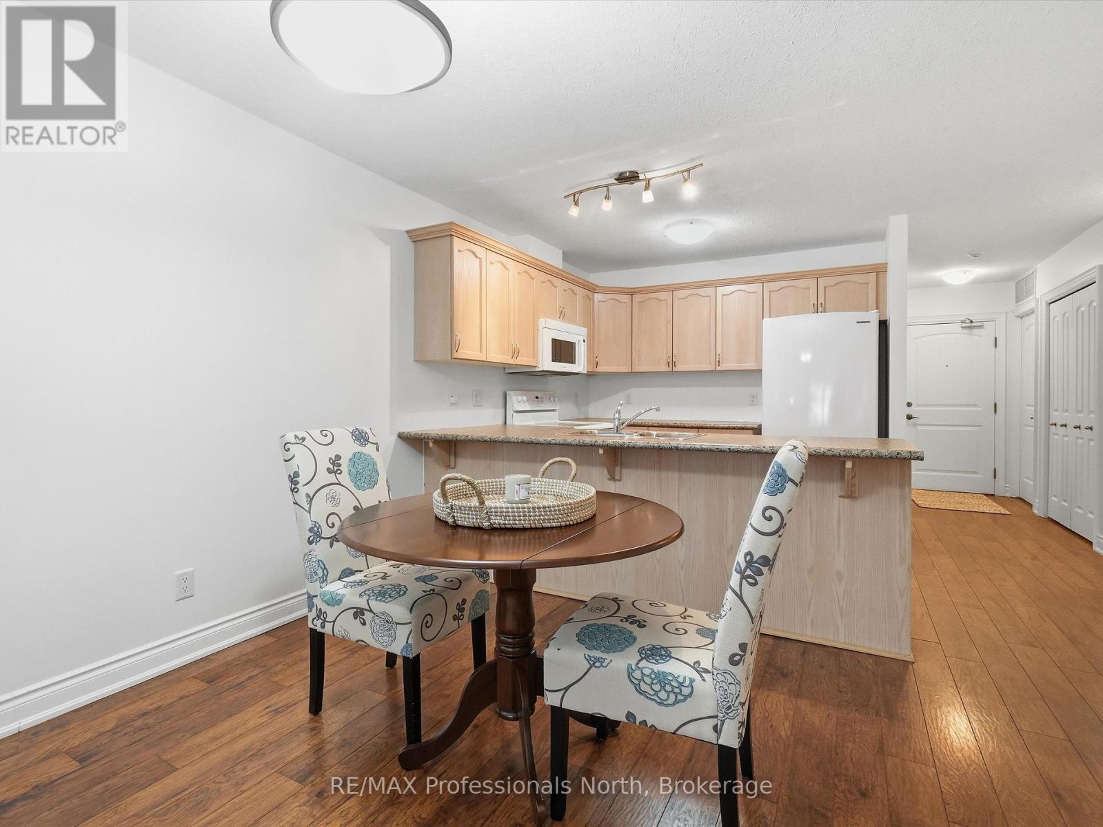 206 - 10a Kimberley Avenue, Bracebridge, Ontario  P1L 0A6 - Photo 9 - X12698908