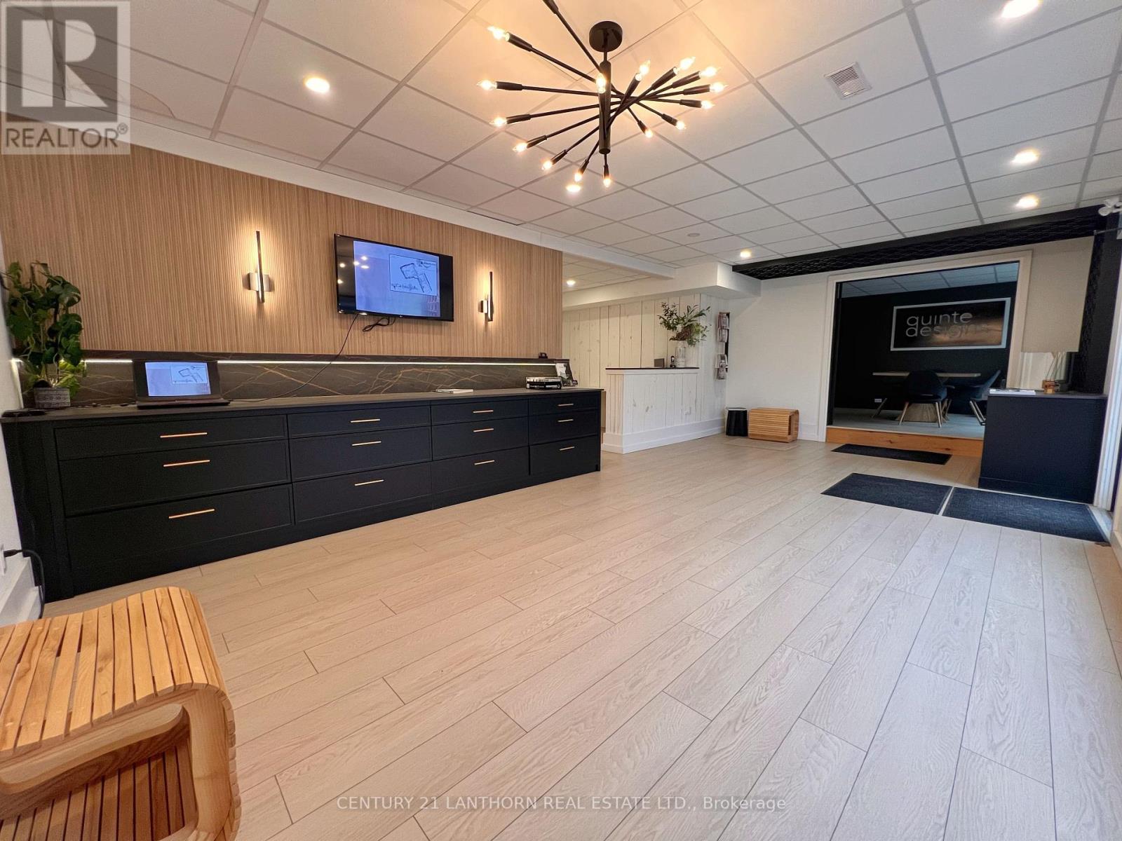 318 Picton Main Street, Prince Edward County (Picton Ward), Ontario  K0K 2T0 - Photo 3 - X12698988