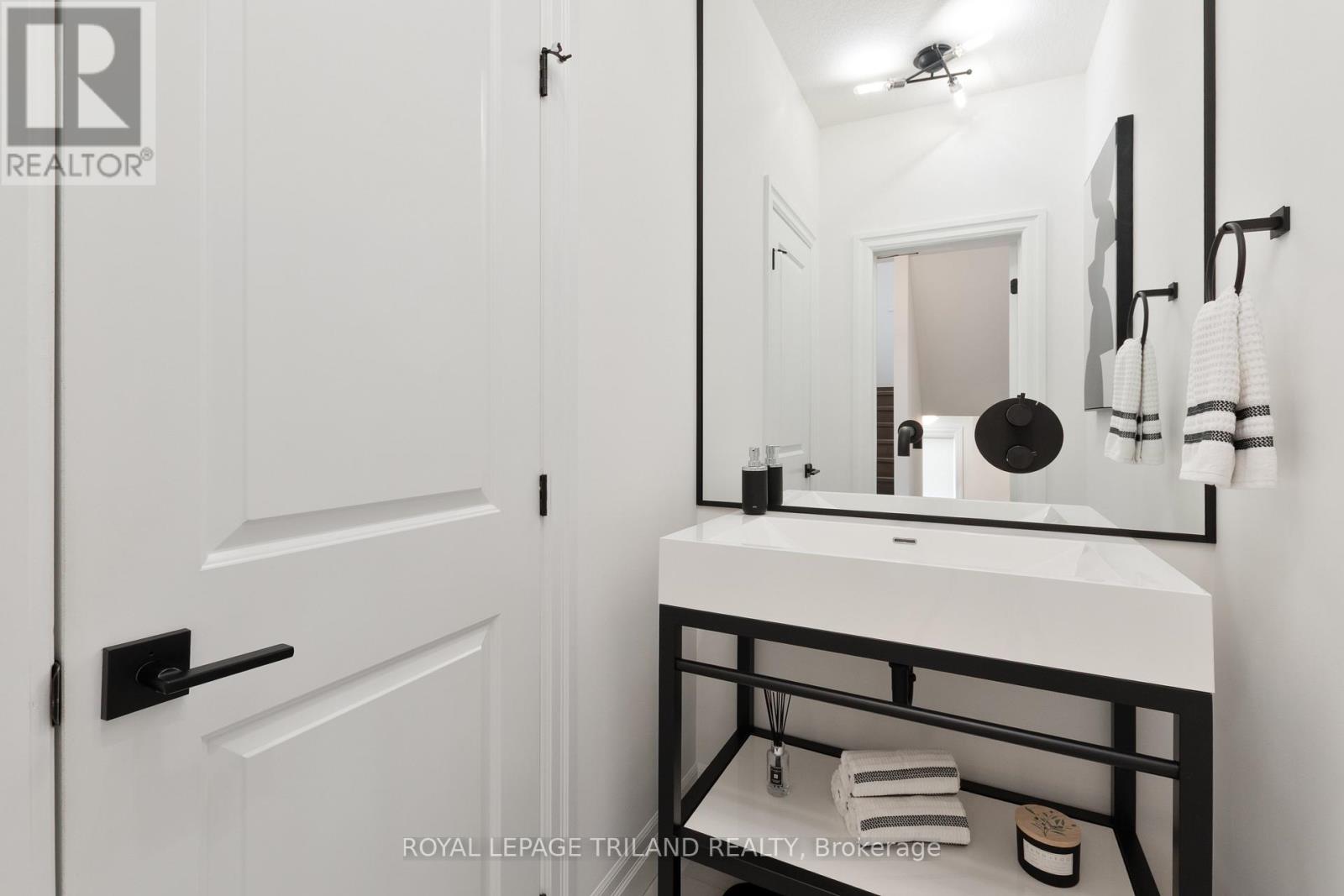 6447 Storey Chase, London South, Ontario  N6P 0G3 - Photo 12 - X12698968