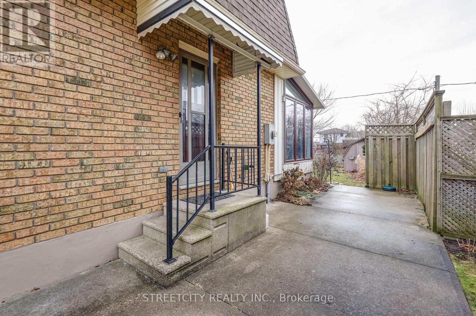 23 Dyer Crescent, St. Thomas, Ontario  N5R 5K2 - Photo 40 - X12698992