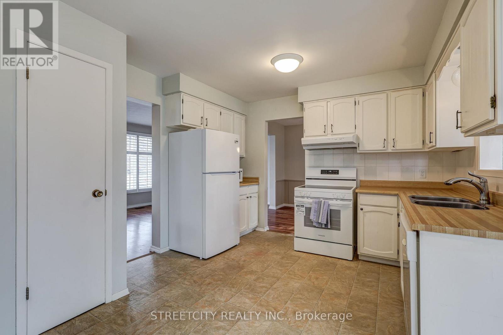 23 Dyer Crescent, St. Thomas, Ontario  N5R 5K2 - Photo 6 - X12698992