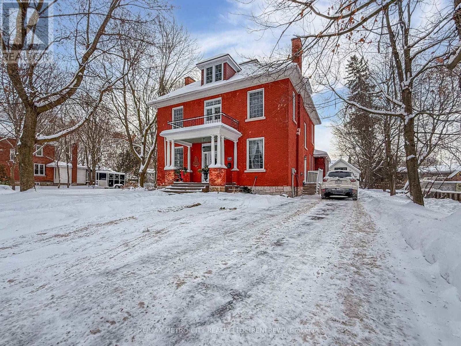 298 Barr Street, Renfrew, Ontario  K7V 1J8 - Photo 3 - X12698906