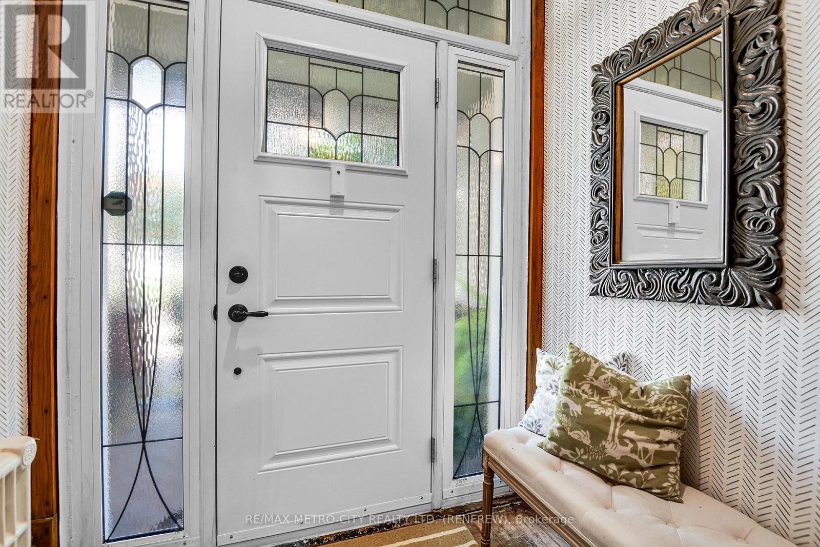 298 Barr Street, Renfrew, Ontario  K7V 1J8 - Photo 7 - X12698906