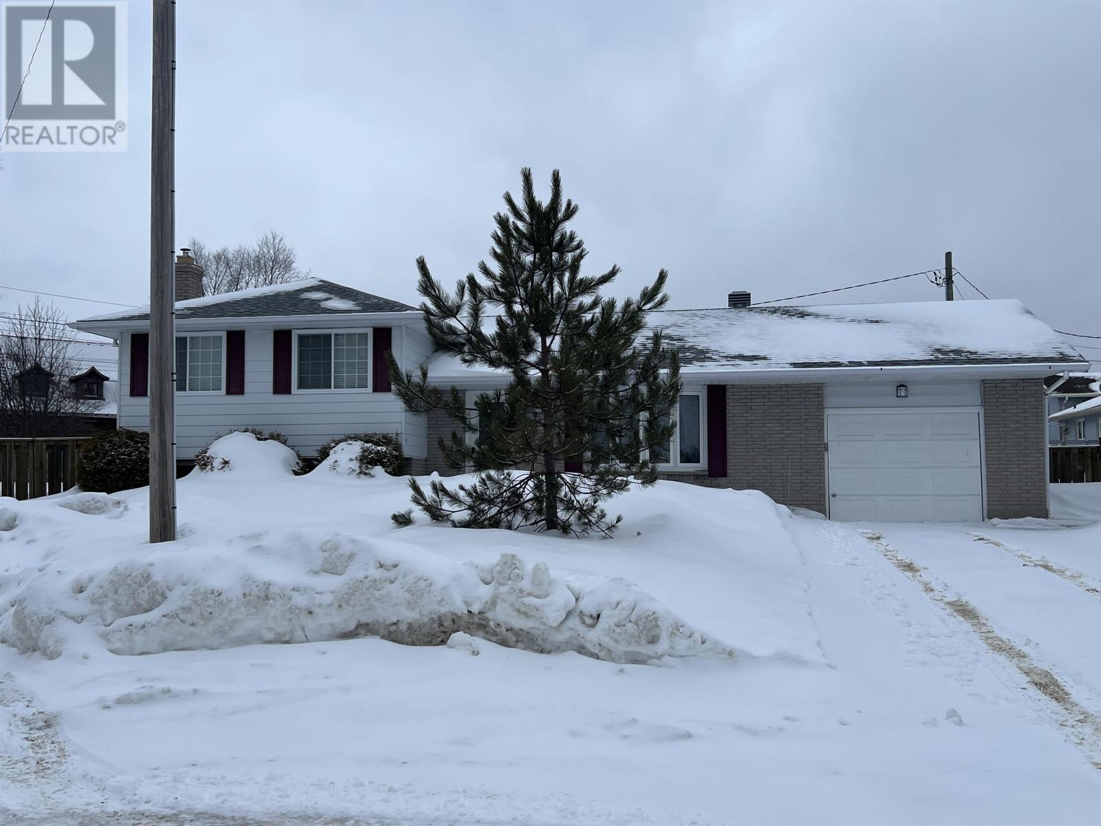 10 Eastgrove CT, terrace bay, Ontario