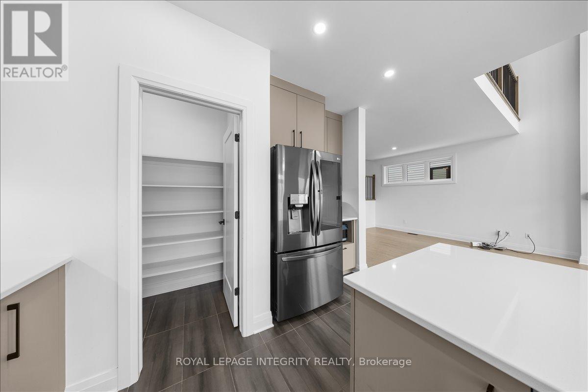 21 Angel Heights, Ottawa, Ontario  K2S 2N2 - Photo 14 - X12698896