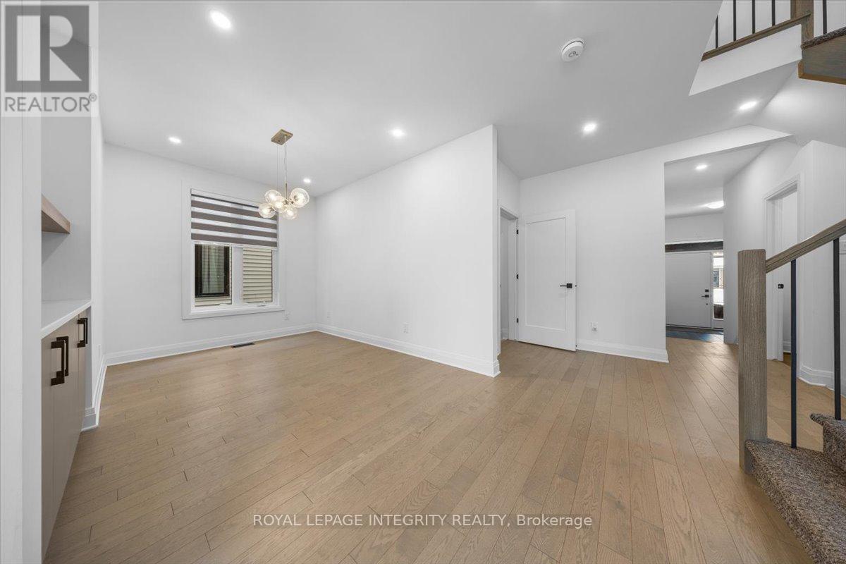 21 Angel Heights, Ottawa, Ontario  K2S 2N2 - Photo 5 - X12698896