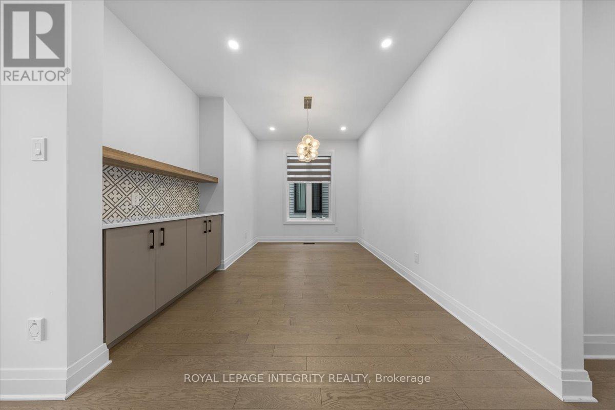 21 Angel Heights, Ottawa, Ontario  K2S 2N2 - Photo 6 - X12698896