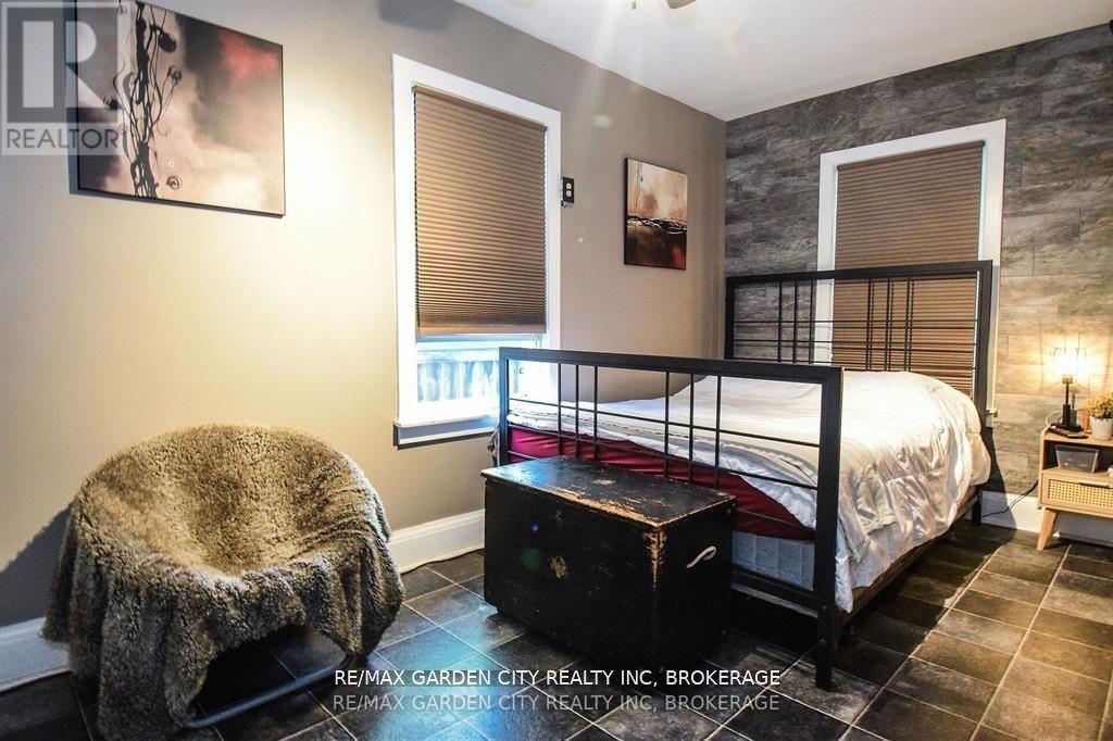 76 Beech Street, St. Catharines, Ontario  L2R 2B7 - Photo 18 - X12698940