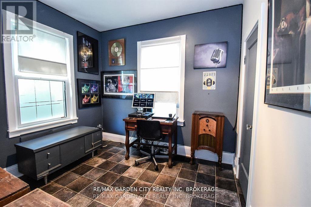 76 Beech Street, St. Catharines, Ontario  L2R 2B7 - Photo 21 - X12698940