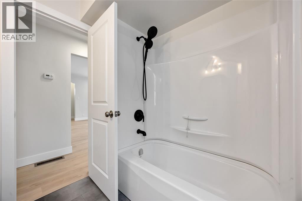 496 Talfourd Street, Sarnia, Ontario  N7T 1R7 - Photo 14 - 26000537