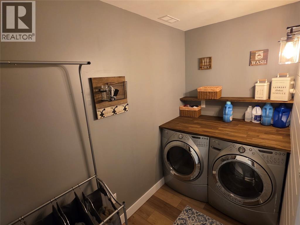 2565 Elizabeth Street, Oil Springs, Ontario  N0N 1P0 - Photo 33 - 25031658