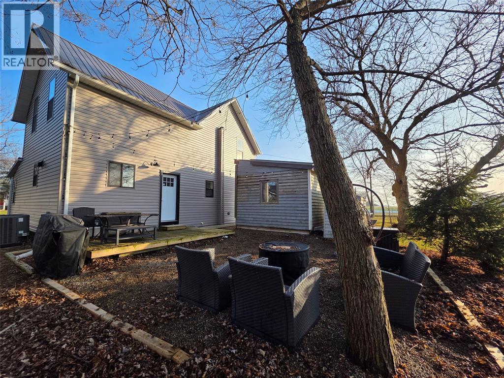 2565 Elizabeth Street, Oil Springs, Ontario  N0N 1P0 - Photo 37 - 25031658