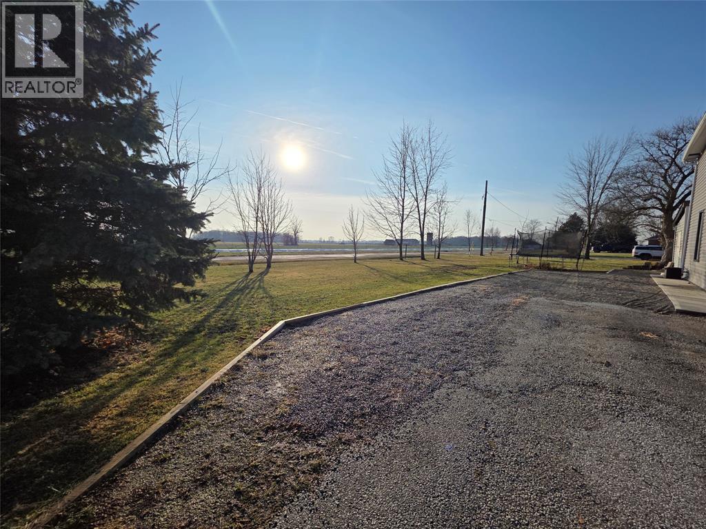 2565 Elizabeth Street, Oil Springs, Ontario  N0N 1P0 - Photo 34 - 25031658