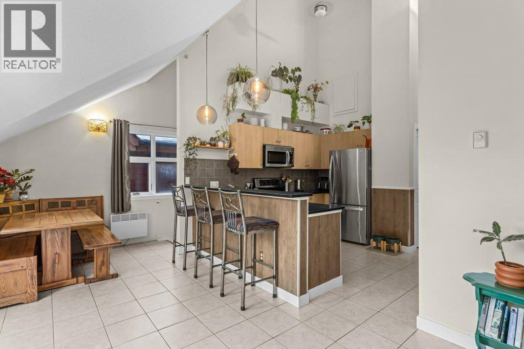 203, 201 Muskrat Street, Banff, Alberta  T1L 1H1 - Photo 11 - A2276771