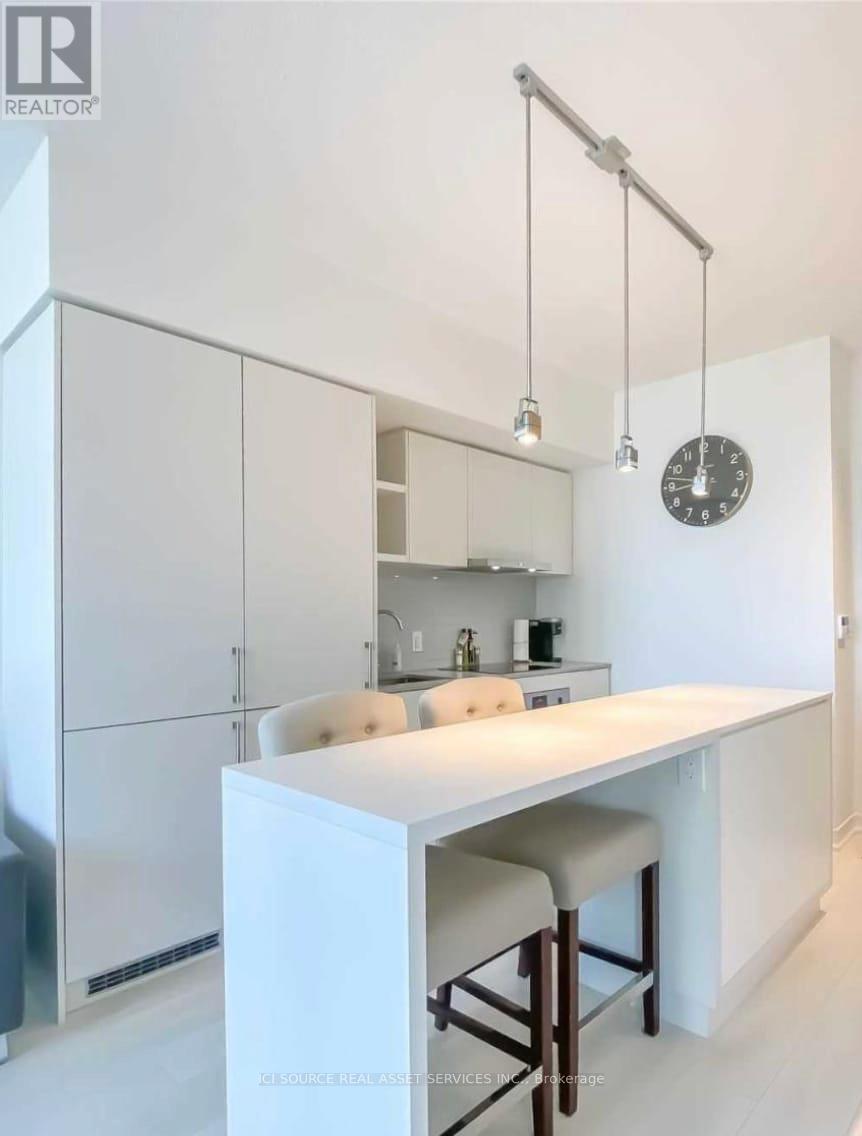 4903 - 100 Harbour Street, Toronto, Ontario  M5J 0B5 - Photo 5 - C12698870