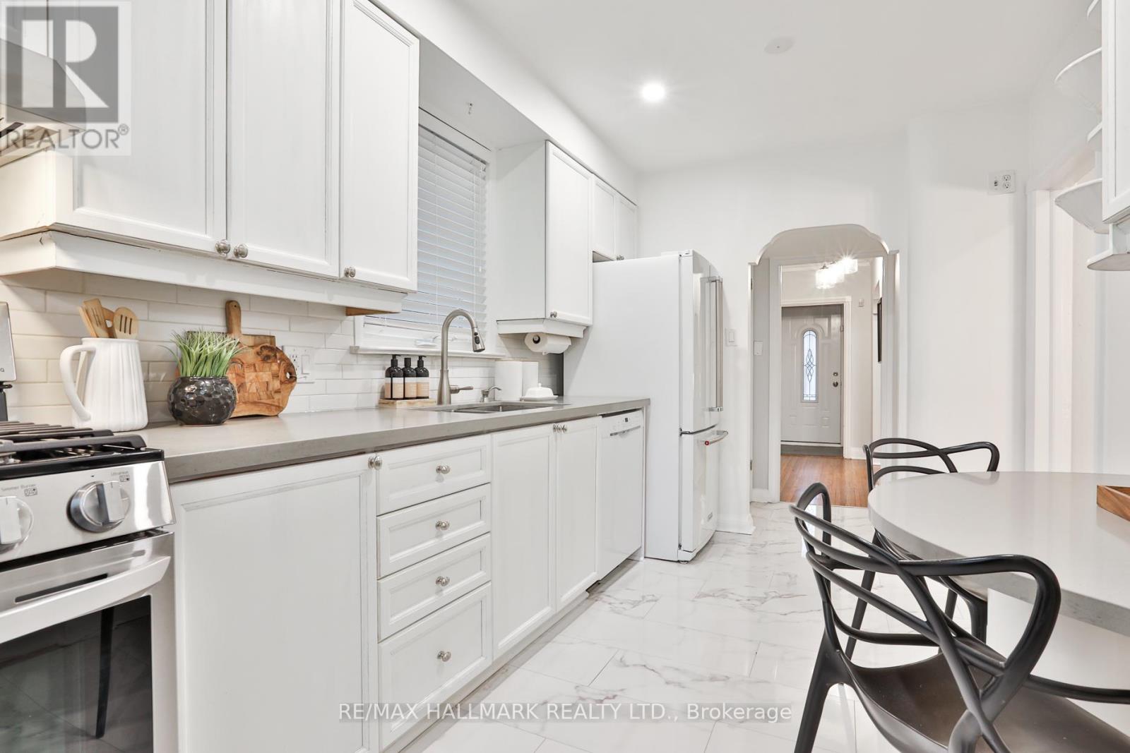 1632 Bathurst Street, Toronto, Ontario  M5P 3J5 - Photo 9 - C12698904