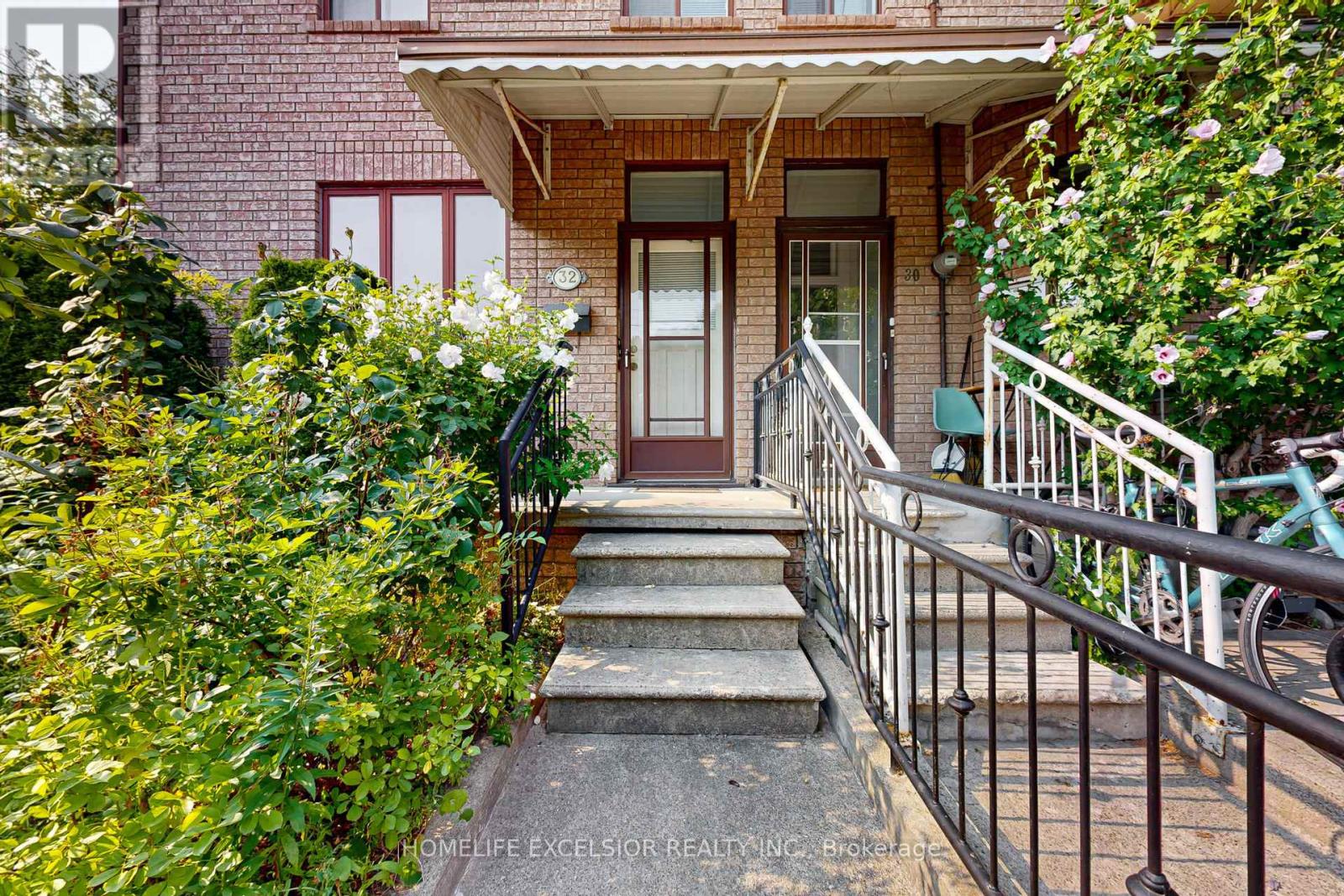 32 Argyle Street, Toronto, Ontario  M6J 1N4 - Photo 3 - C12698974