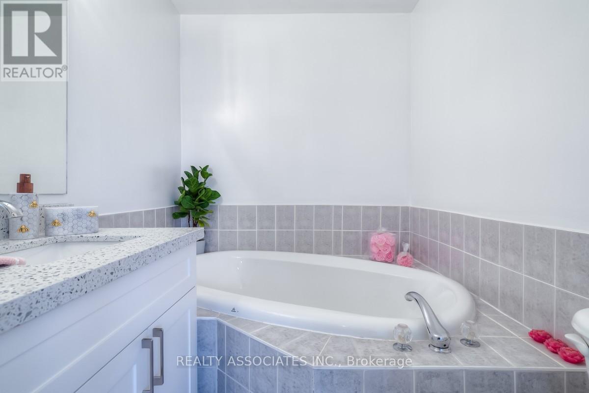 28 - 40 Sandlewood Court, Aurora, Ontario  L4G 7M9 - Photo 27 - N12698860