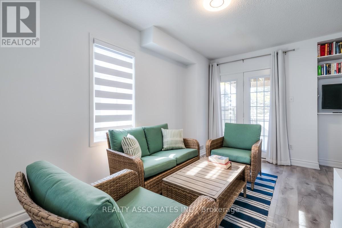 28 - 40 Sandlewood Court, Aurora, Ontario  L4G 7M9 - Photo 6 - N12698860