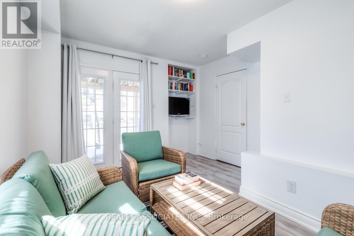 28 - 40 Sandlewood Court, Aurora, Ontario  L4G 7M9 - Photo 7 - N12698860