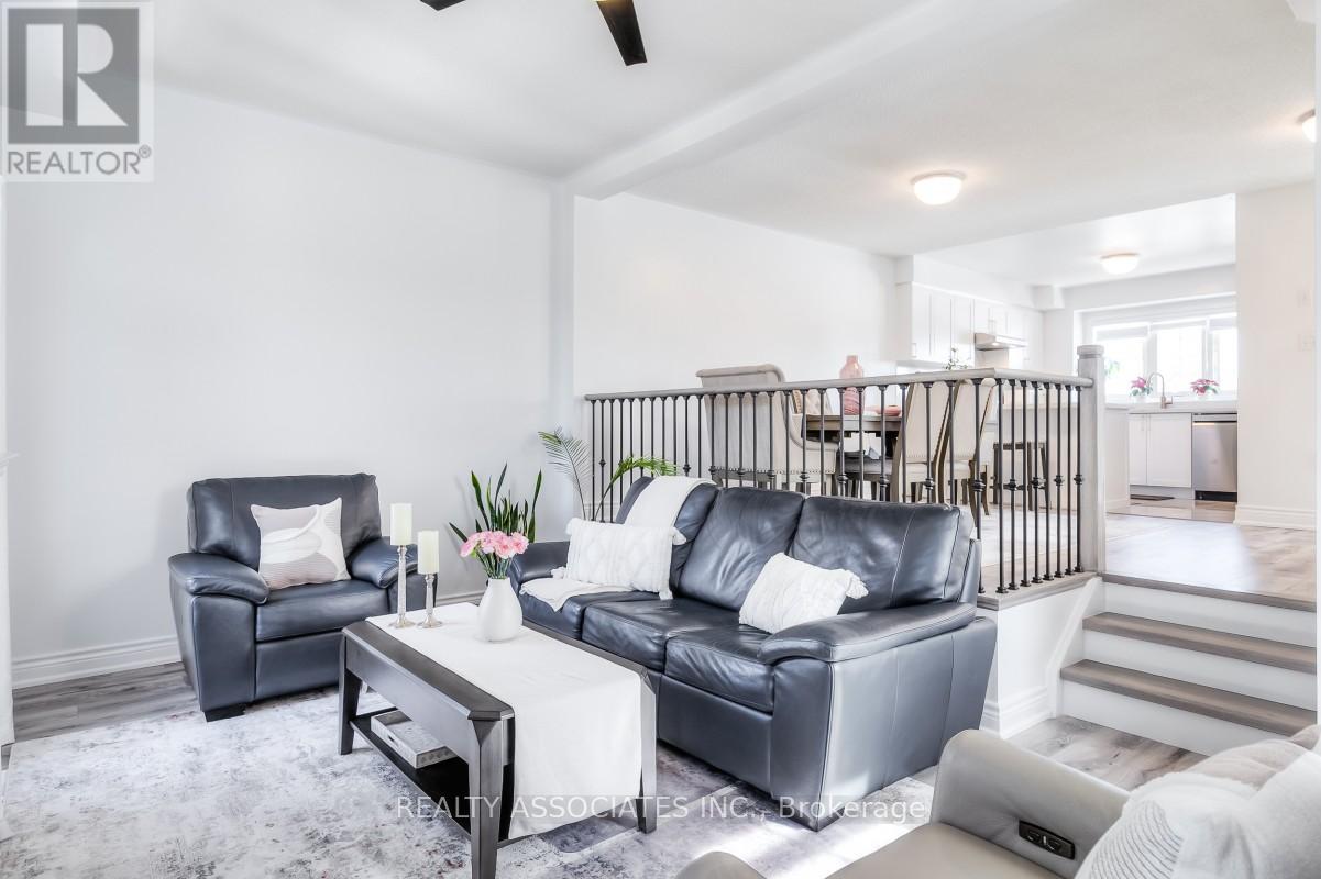 28 - 40 Sandlewood Court, Aurora, Ontario  L4G 7M9 - Photo 9 - N12698860