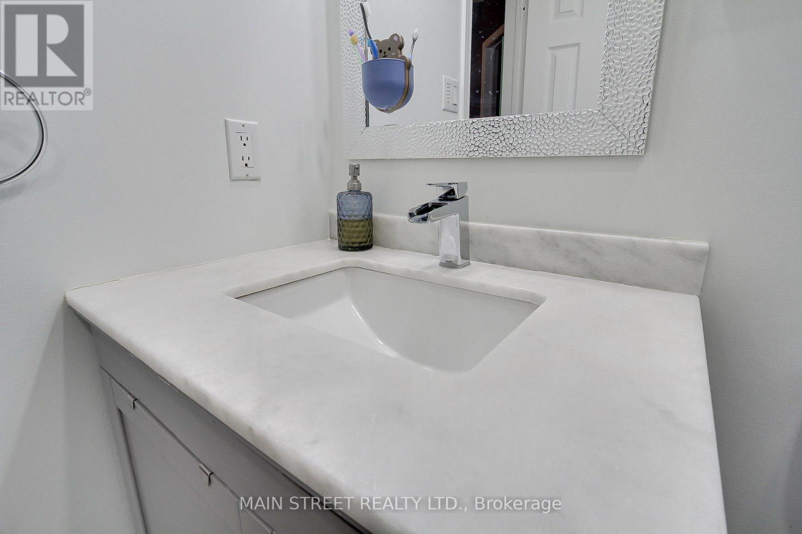 19 Natanya Boulevard, Georgina, Ontario  L4P 3R6 - Photo 27 - N12698864