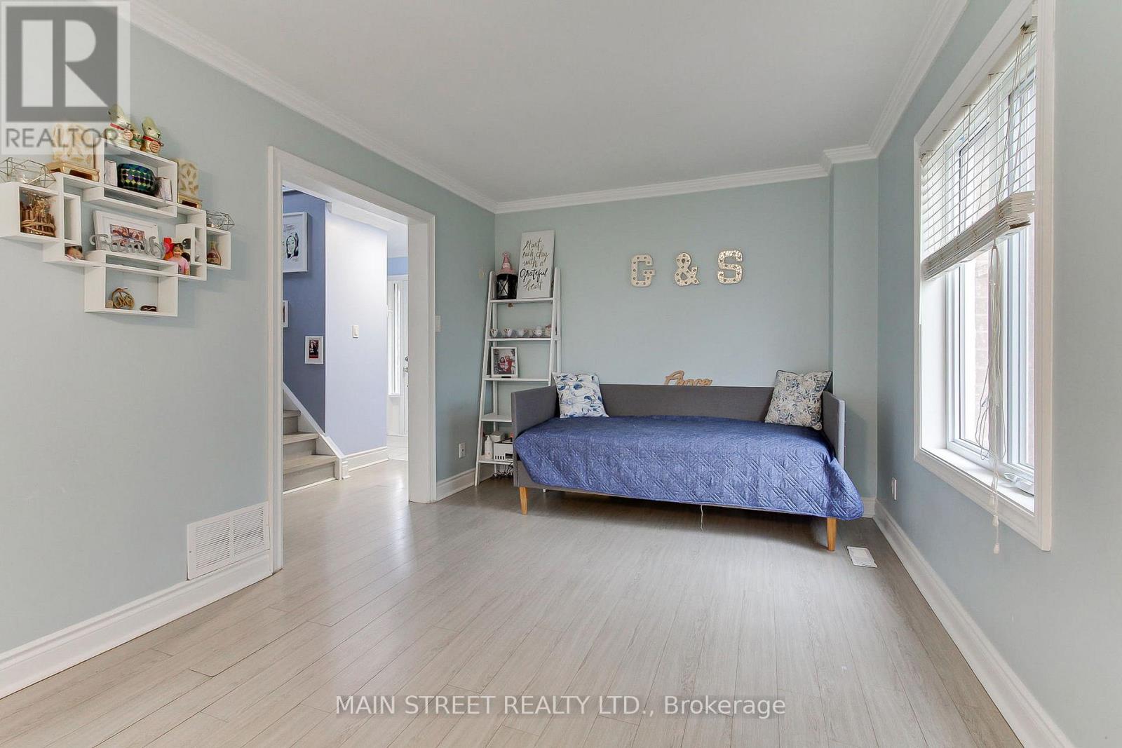 19 Natanya Boulevard, Georgina, Ontario  L4P 3R6 - Photo 9 - N12698864