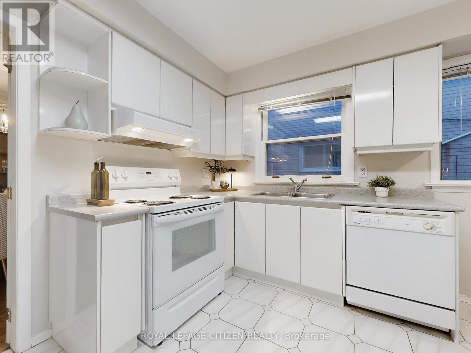 148 Grandview Avenue, Markham, Ontario  L3T 1H8 - Photo 10 - N12698892