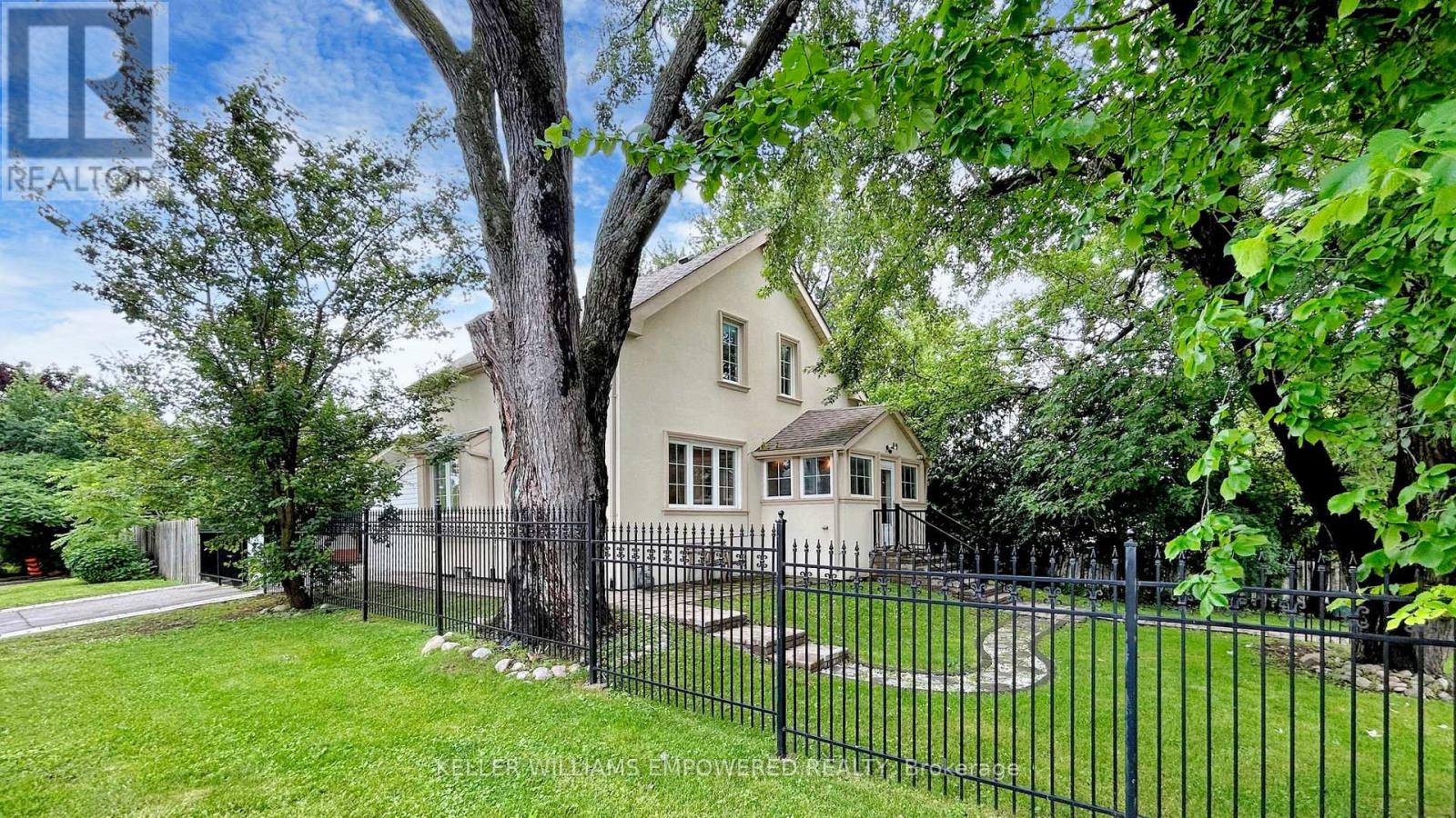 98 Glen Cameron Road, Markham, Ontario  L3T 1P8 - Photo 3 - N12698916