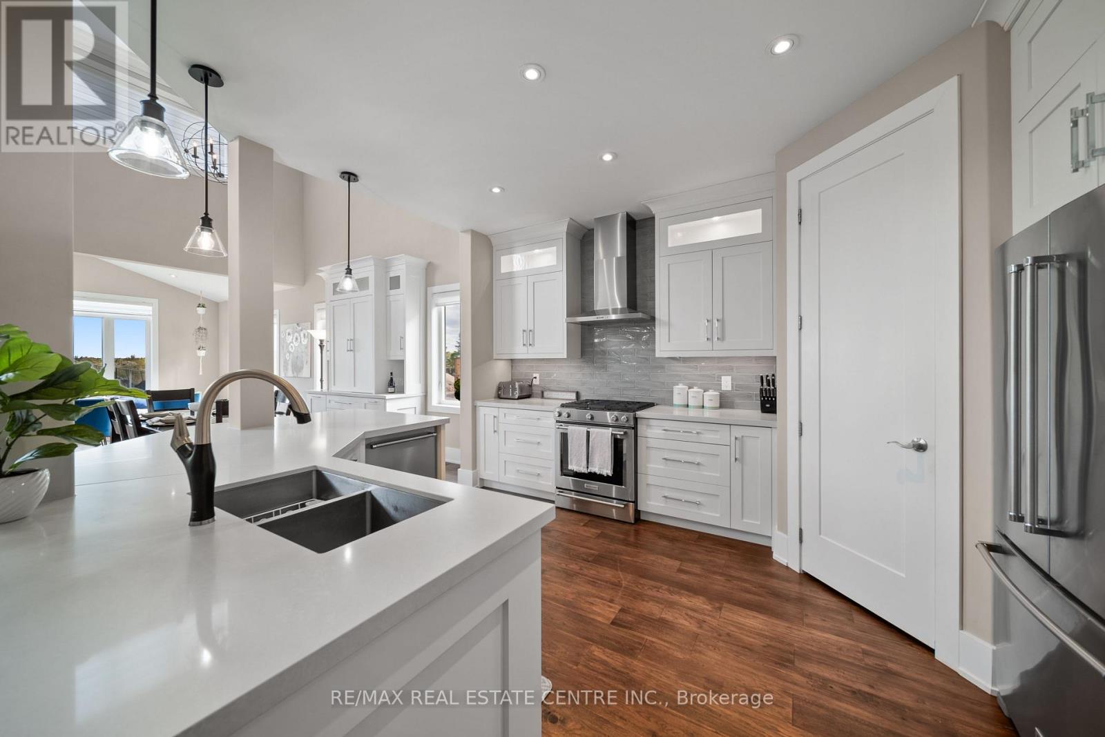 303 Sunnybrae Avenue, Innisfil, Ontario  L9S 1E5 - Photo 13 - N12698942