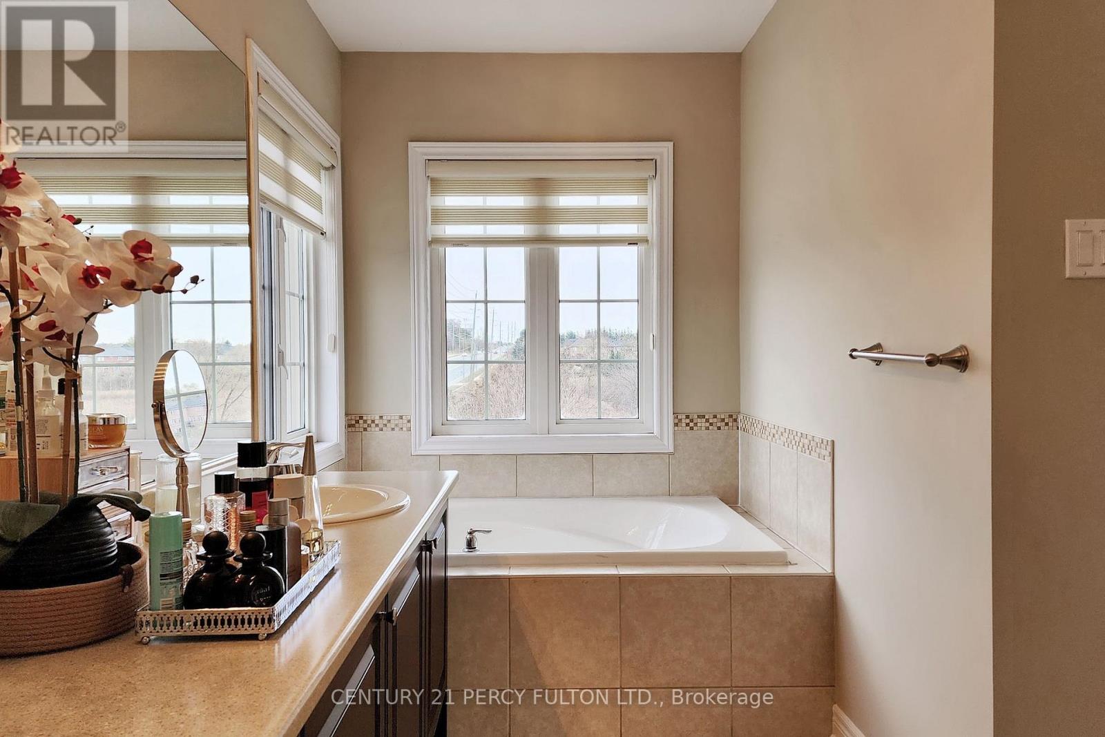 39 Jocada Court, Richmond Hill, Ontario  L4E 0Z5 - Photo 12 - N12698962