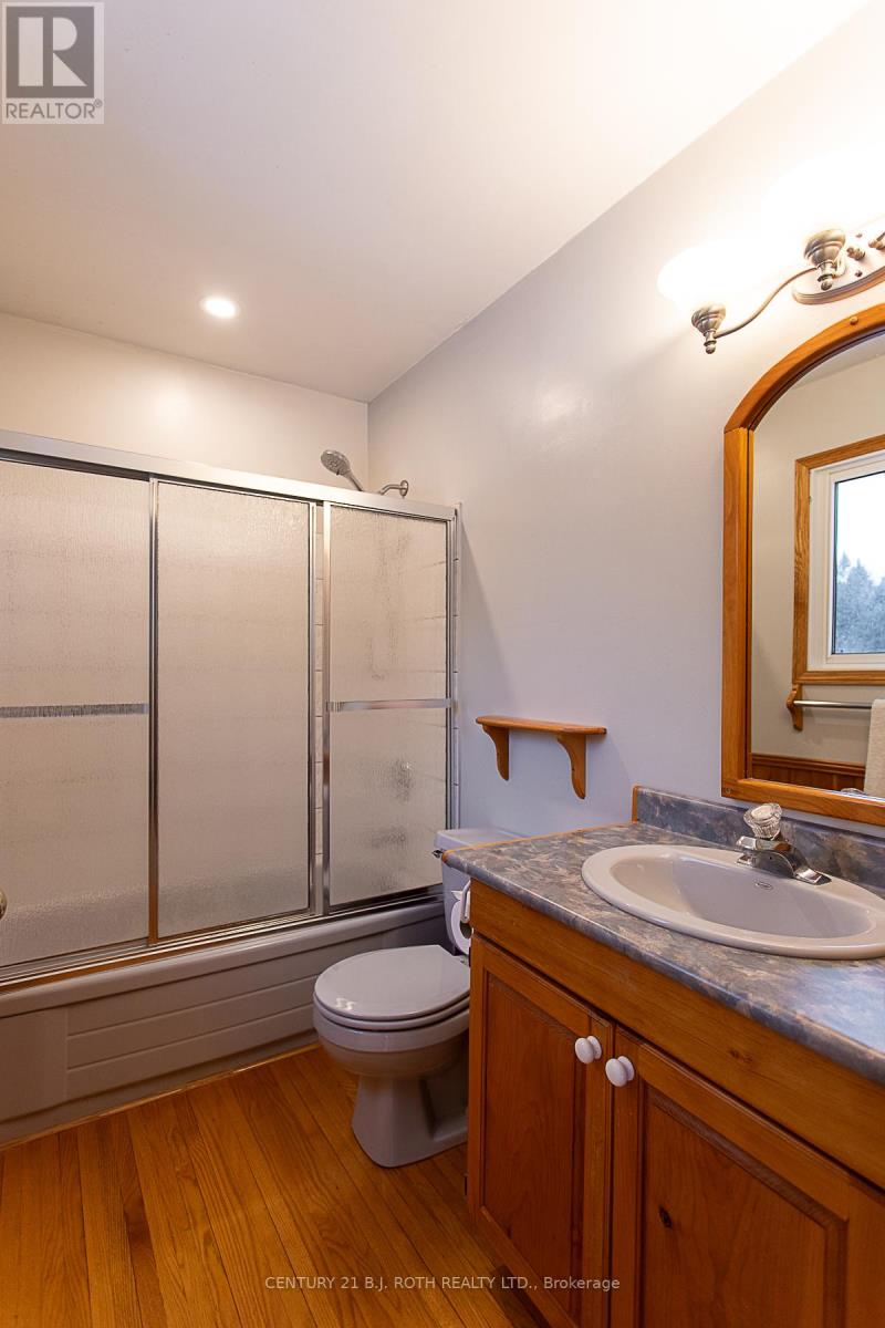 471 Scarlett Line, Oro-Medonte, Ontario  L0L 1V0 - Photo 19 - S12698936