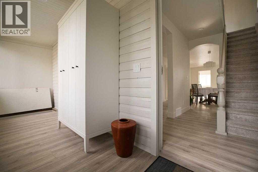 308 7a Avenue S, Lethbridge, Alberta  T1J 1N5 - Photo 3 - A2276514