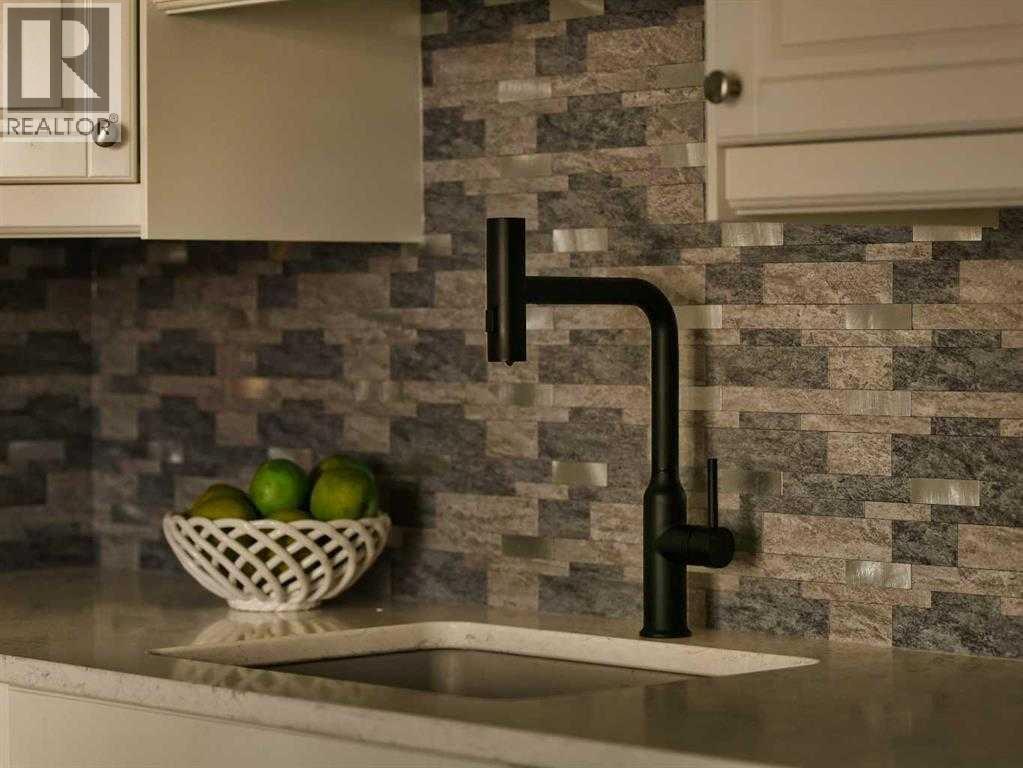 308 7a Avenue S, Lethbridge, Alberta  T1J 1N5 - Photo 8 - A2276514