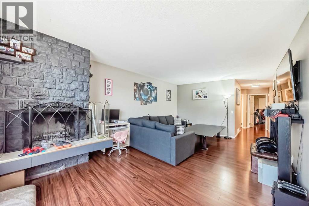 133 & 135 Huntford Close Ne, Calgary, Alberta  T2K 3Y7 - Photo 9 - A2261915