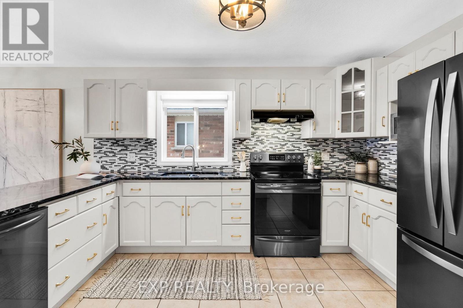 66 Doctor Moore Court, Halton Hills, Ontario  L7J 3A6 - Photo 18 - W12698946