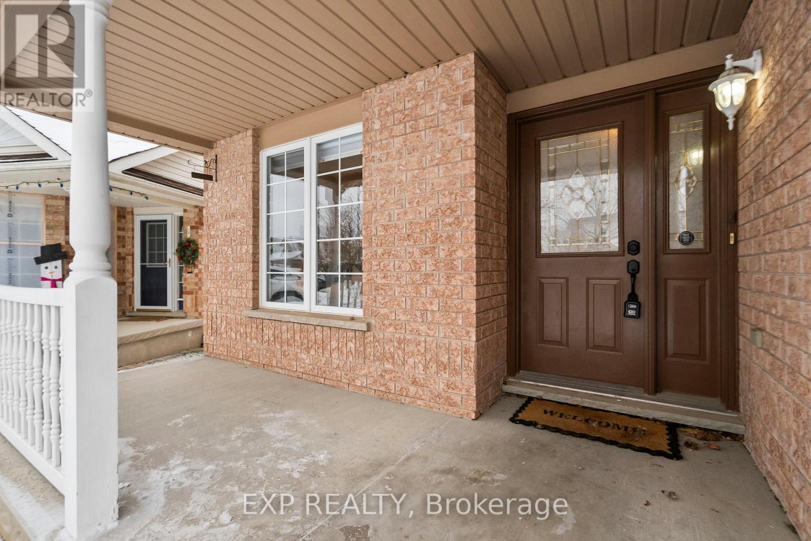 66 Doctor Moore Court, Halton Hills, Ontario  L7J 3A6 - Photo 2 - W12698946